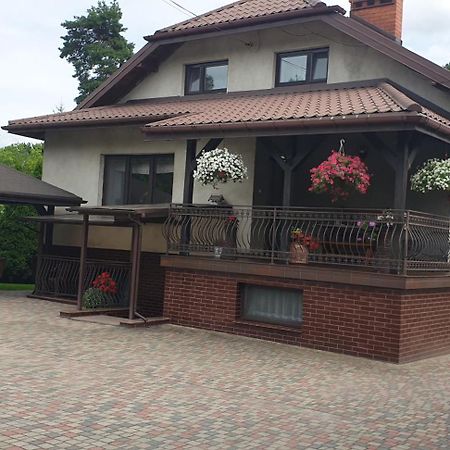 Pokoje Goscinne U Marka Tuszyn Kültér fotó
