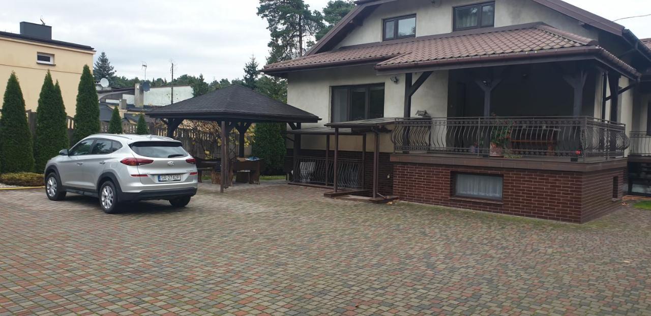 Pokoje Goscinne U Marka Tuszyn Kültér fotó