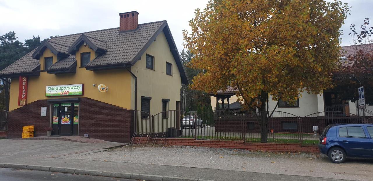 Pokoje Goscinne U Marka Tuszyn Kültér fotó