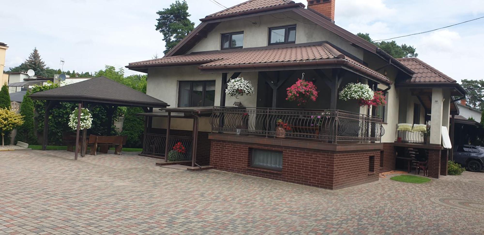 Pokoje Goscinne U Marka Tuszyn Kültér fotó